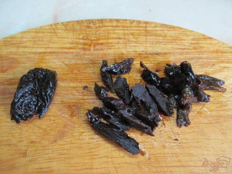 Фото приготовление рецепта: Салат из свеклы с рисом и черносливом шаг №1