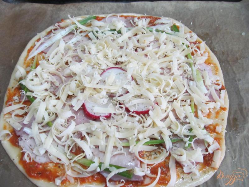 Фото приготовление рецепта: Пицца с домашней ветчиной шаг №4