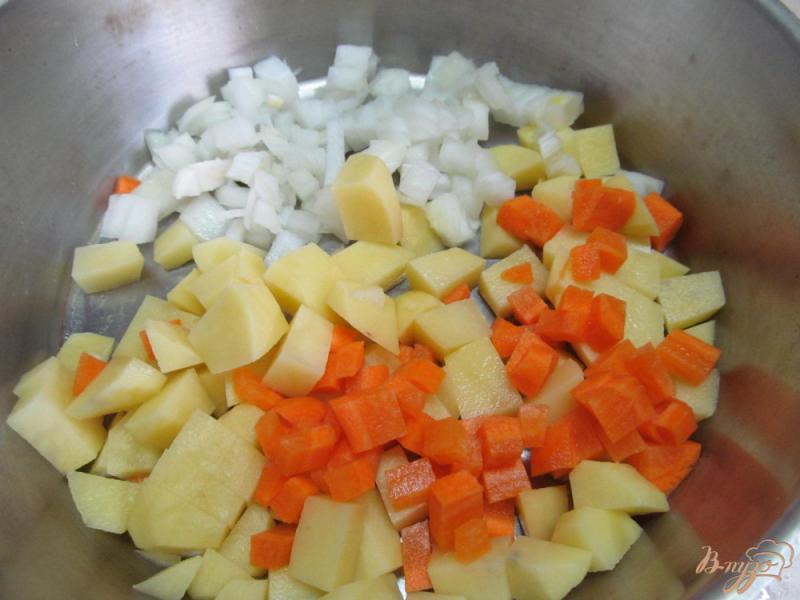 Фото приготовление рецепта: Овощной суп на рыбном бульоне шаг №2