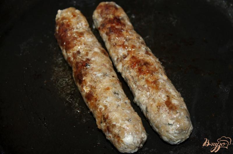 Фото приготовление рецепта: Домашние хот - доги с мясными колбасками шаг №6