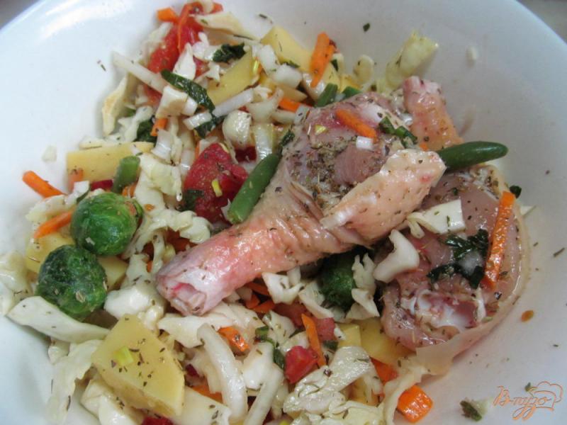 Фото приготовление рецепта: Рагу из курицы с овощами в мультиварке шаг №4