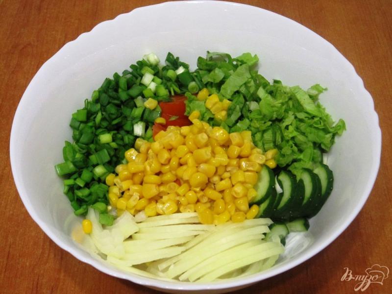 Фото приготовление рецепта: Салат с зеленью и курицей шаг №8