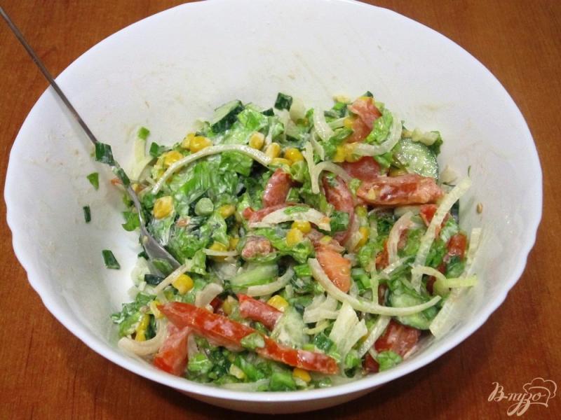 Фото приготовление рецепта: Салат с зеленью и курицей шаг №9