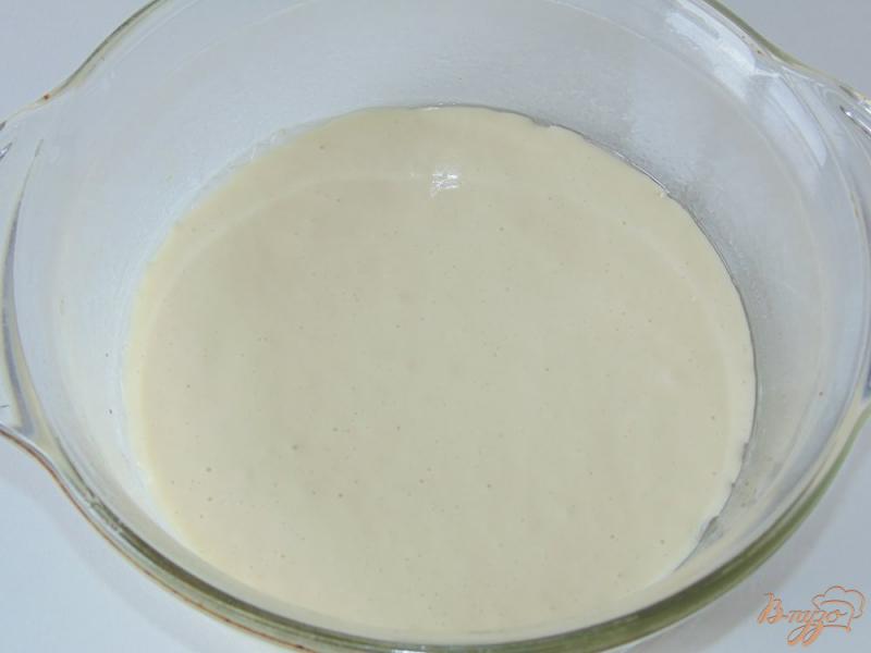 Фото приготовление рецепта: Заливной пирог на кефире с капустой шаг №5