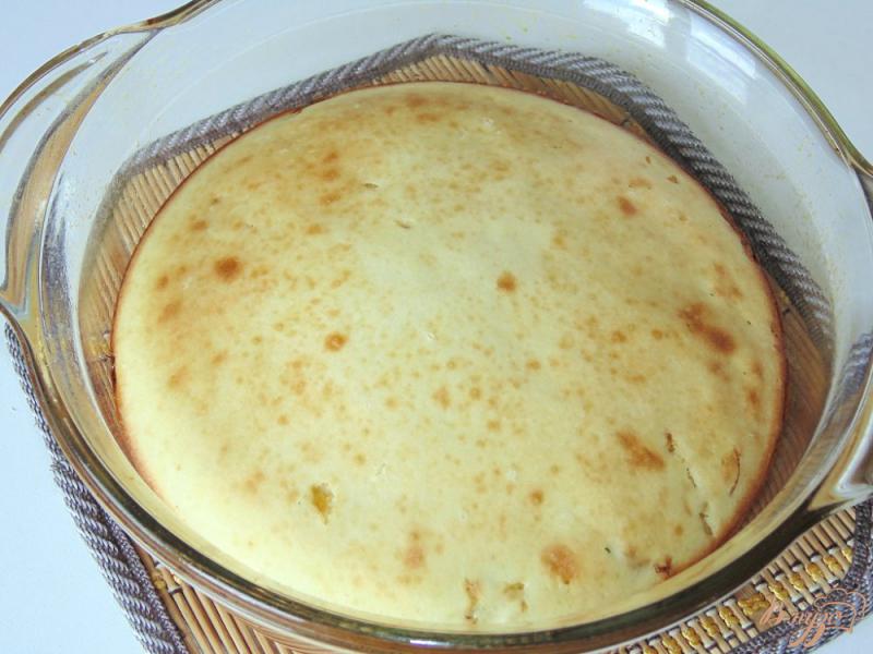 Фото приготовление рецепта: Заливной пирог на кефире с капустой шаг №8