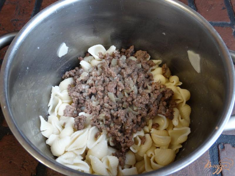 Фото приготовление рецепта: Макароны по-флотски с мясом и грибами шаг №4