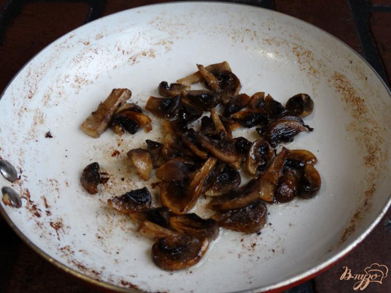 Фото приготовление рецепта: Макароны по-флотски с мясом и грибами шаг №5