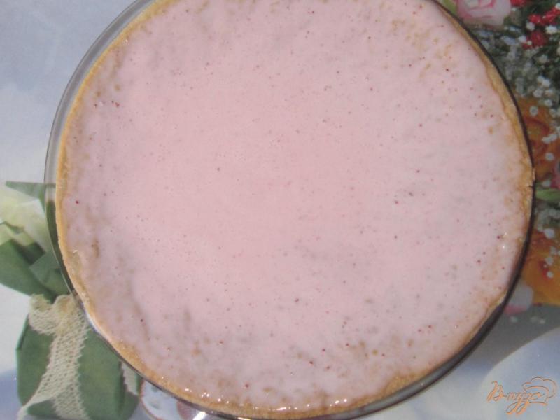 Фото приготовление рецепта: Торт «Медовик» фруктово-ягодный шаг №10