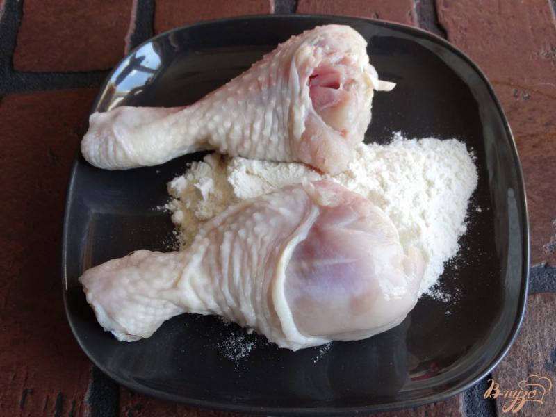 Фото приготовление рецепта: Куриные голени в хлебно-сырной панировке шаг №4