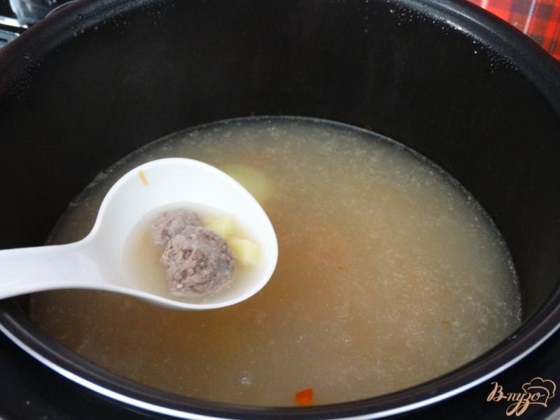 Фото приготовление рецепта: Суп с говяжьими фрикадельками в мультиварке шаг №6