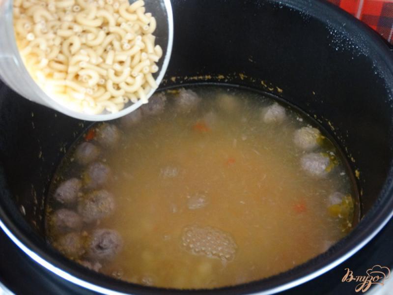Фото приготовление рецепта: Суп с говяжьими фрикадельками в мультиварке шаг №7