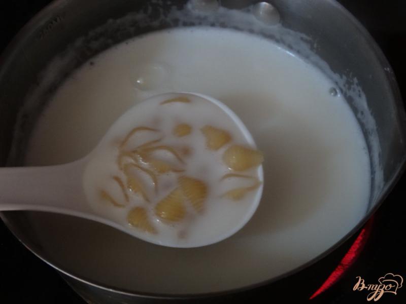 Фото приготовление рецепта: Ванильные молочные макароны шаг №4