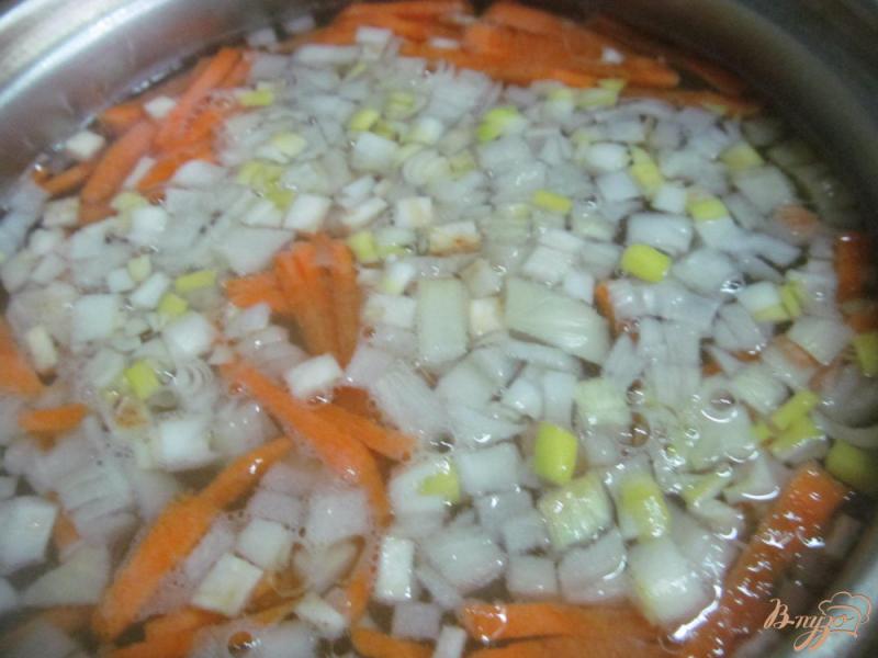 Фото приготовление рецепта: Суп из курицы с овощами шаг №3