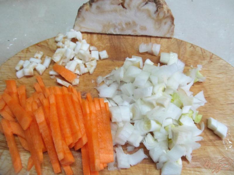Фото приготовление рецепта: Суп из курицы с овощами шаг №2