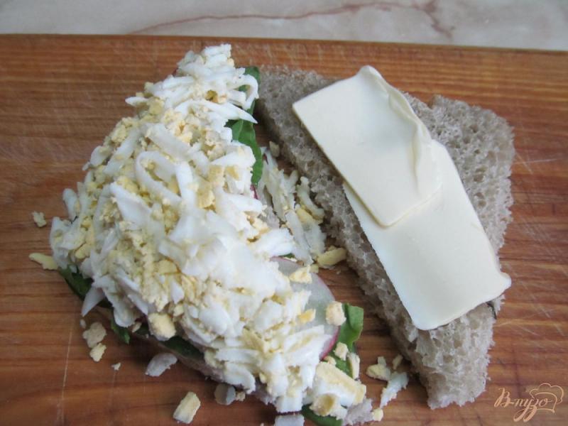 Фото приготовление рецепта: Английский сэндвич с яйцом шаг №7