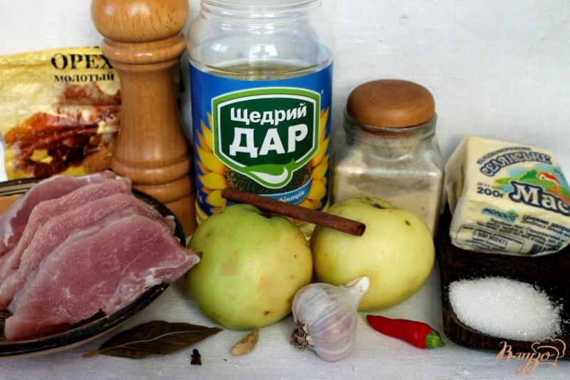 Фото приготовление рецепта: Свиные отбивные с яблочным чатни шаг №1