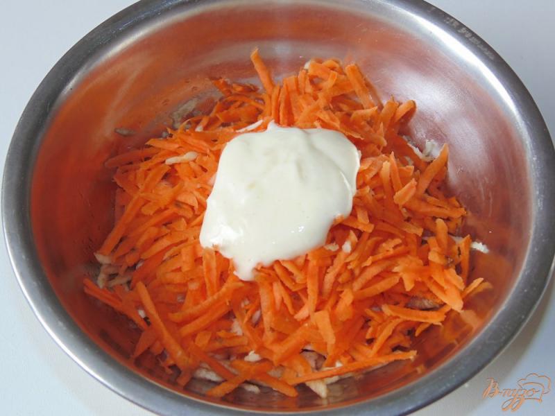 Фото приготовление рецепта: Салат из моркови, корня сельдерея и яблока шаг №4