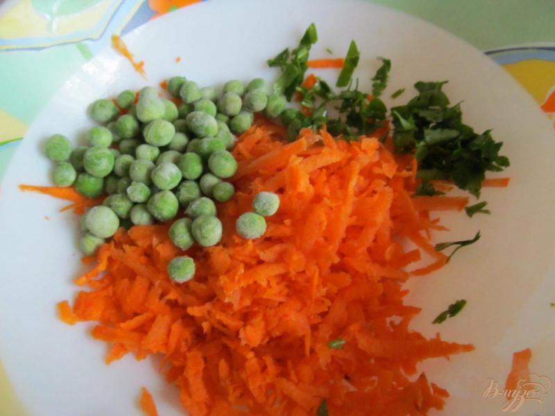 Фото приготовление рецепта: Салат из моркови с помидором и стручковой фасолью шаг №1