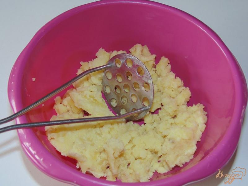Фото приготовление рецепта: Картофельные лепешки с шампиньонами шаг №1