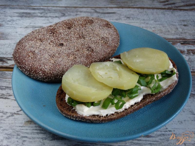 Фото приготовление рецепта: Сандвич с говядиной и картофелем шаг №3