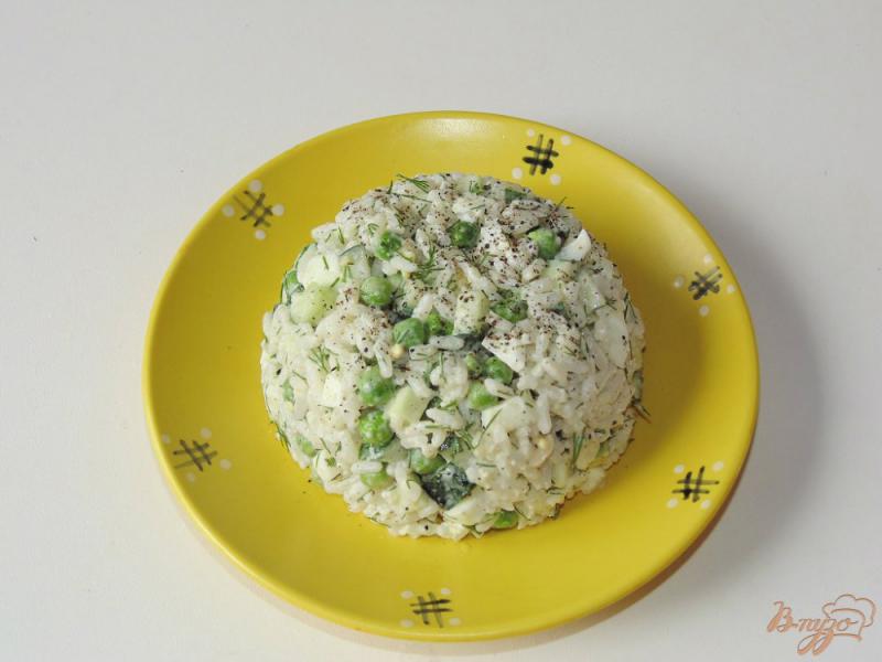 Фото приготовление рецепта: Салат из риса с яйцом шаг №5