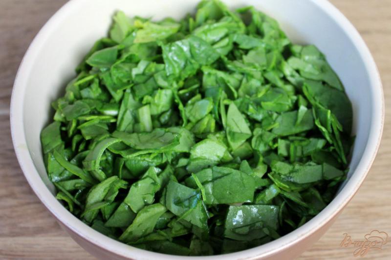 Фото приготовление рецепта: Свекольный салат со шпинатом и черносливом шаг №1