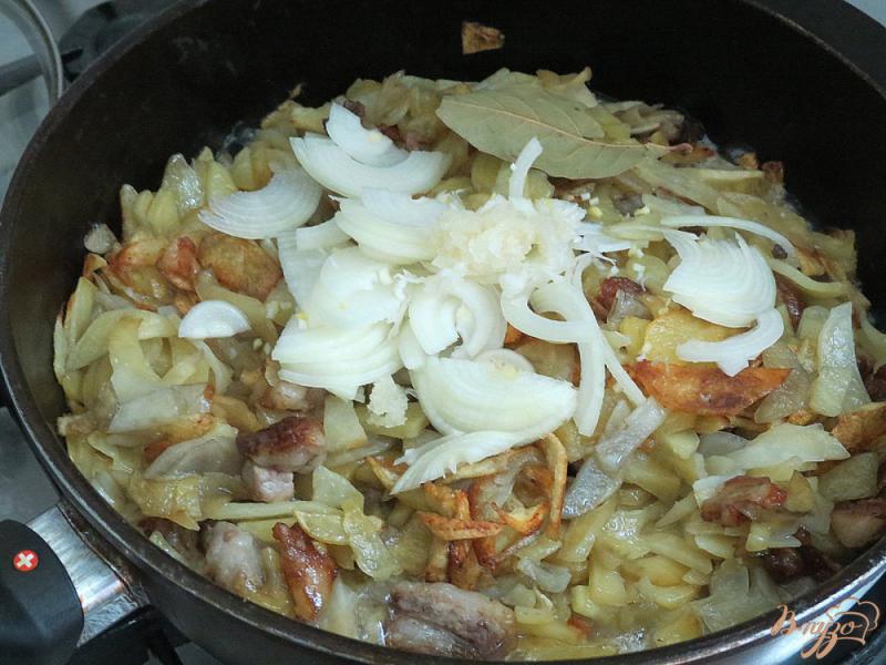 Фото приготовление рецепта: Картофель жареный на свиной грудинке шаг №6