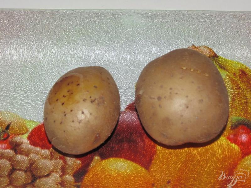 Фото приготовление рецепта: Картофель фаршированный ветчиной с сыром и зеленью шаг №1