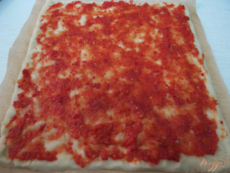 Фото приготовление рецепта: Пицца на основе из отварного картофеля шаг №8