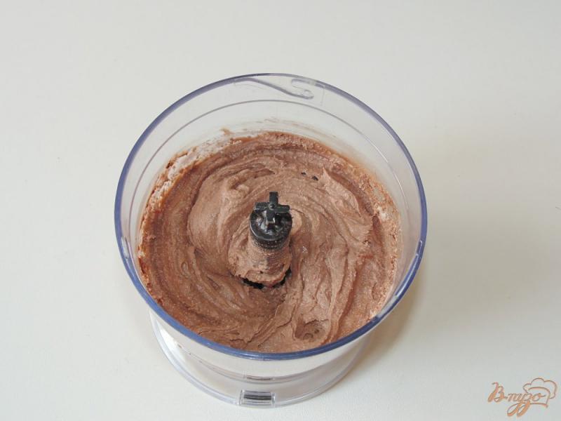 Фото приготовление рецепта: Творожно-шоколадная запеканка с шоколадным топпингом шаг №2