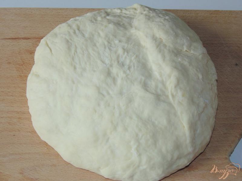 Фото приготовление рецепта: Постное дрожжевое тесто на сыворотке для духовых пирожков шаг №4