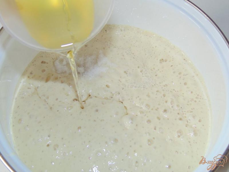 Фото приготовление рецепта: Постное дрожжевое тесто на сыворотке для духовых пирожков шаг №3