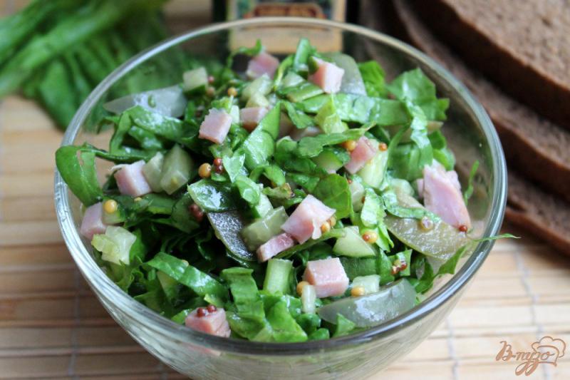 Фото приготовление рецепта: Салат со шпинатом, огурцом и ветчиной шаг №6
