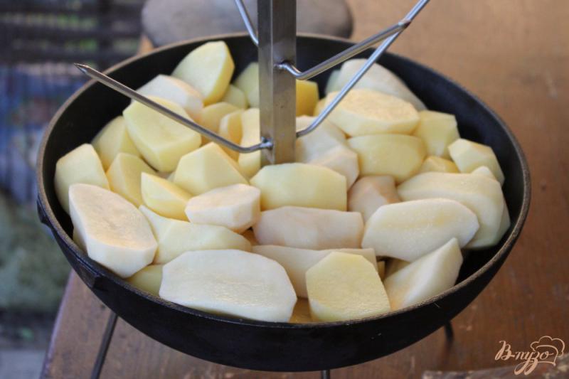 Фото приготовление рецепта: Свинина с картофелем приготовленные в тандыре шаг №4