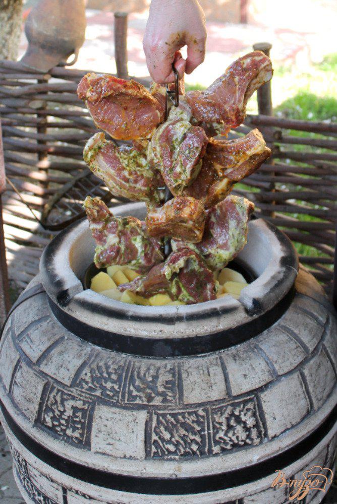 Фото приготовление рецепта: Свинина с картофелем приготовленные в тандыре шаг №8