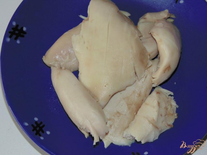 Фото приготовление рецепта: Гренки с мясом птицы и твердым сыром шаг №1