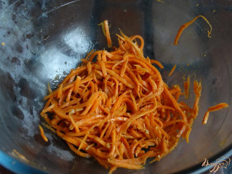 Фото приготовление рецепта: Салат с фасолью и корейской морковью шаг №1