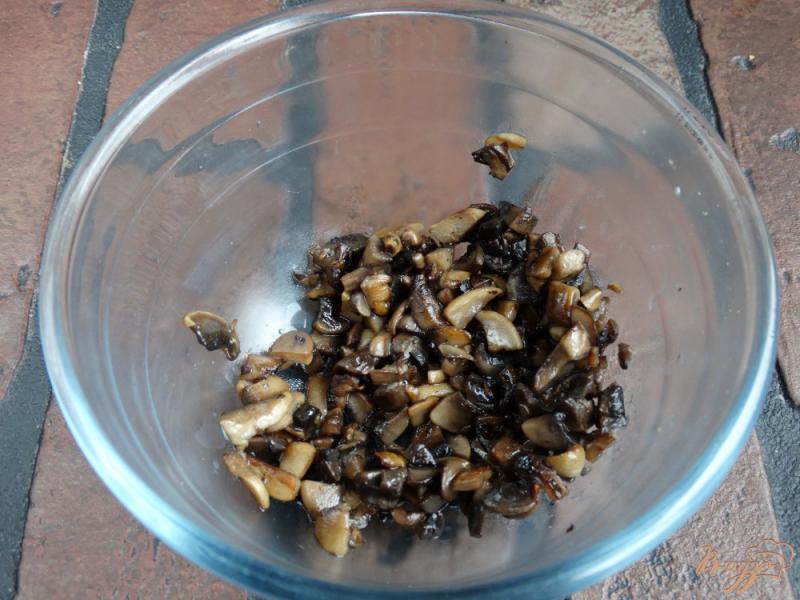 Фото приготовление рецепта: Бублики фаршированные грибами и кукурузой шаг №3