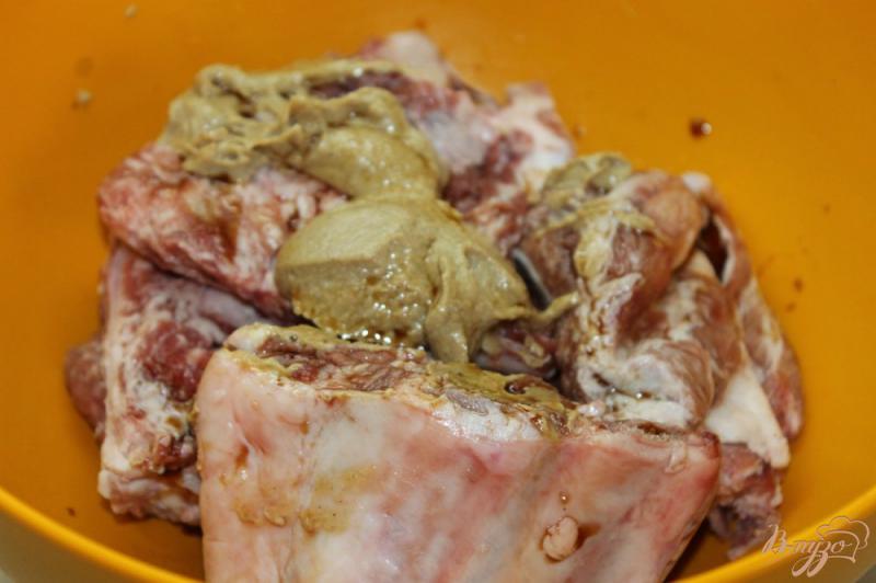 Фото приготовление рецепта: Тушенные свиные ребра с горчицей и итальянскими травами шаг №1