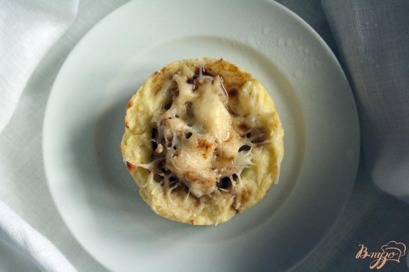 Фото приготовление рецепта: Картофельные гнезда с курицей шаг №12