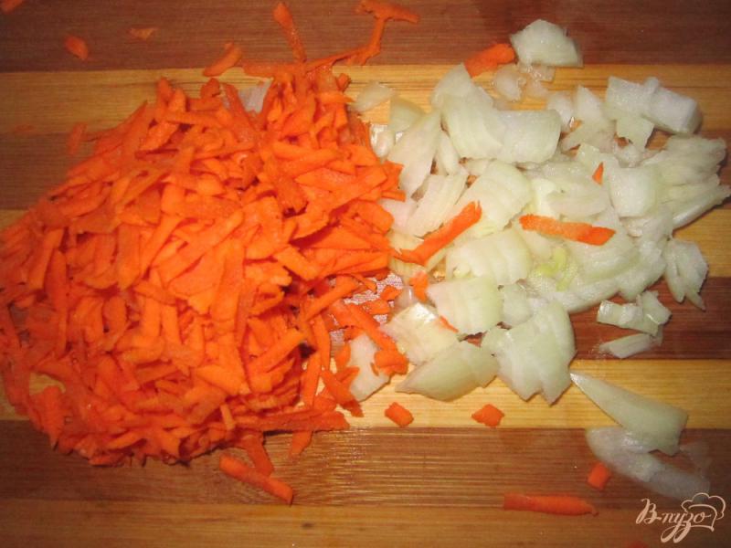 Фото приготовление рецепта: Скумбрия в сливочном соусе в мультиварке шаг №2