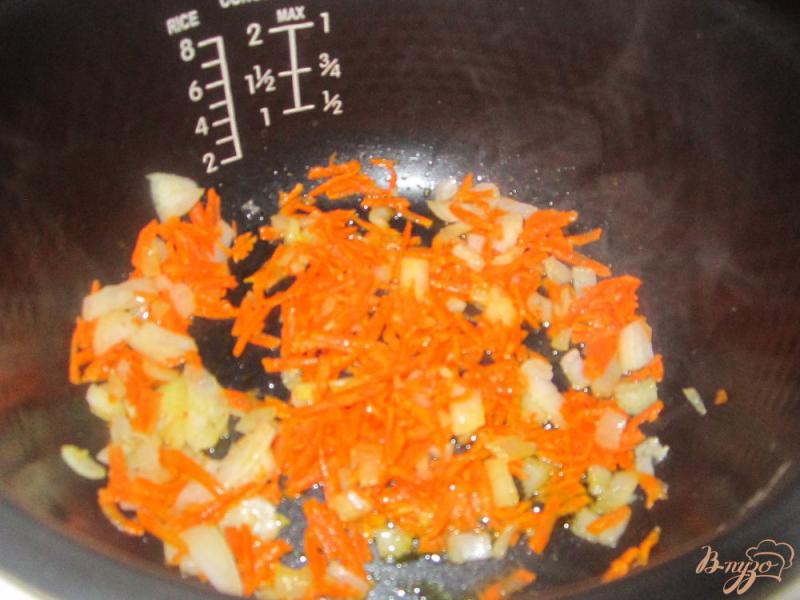 Фото приготовление рецепта: Скумбрия в сливочном соусе в мультиварке шаг №3