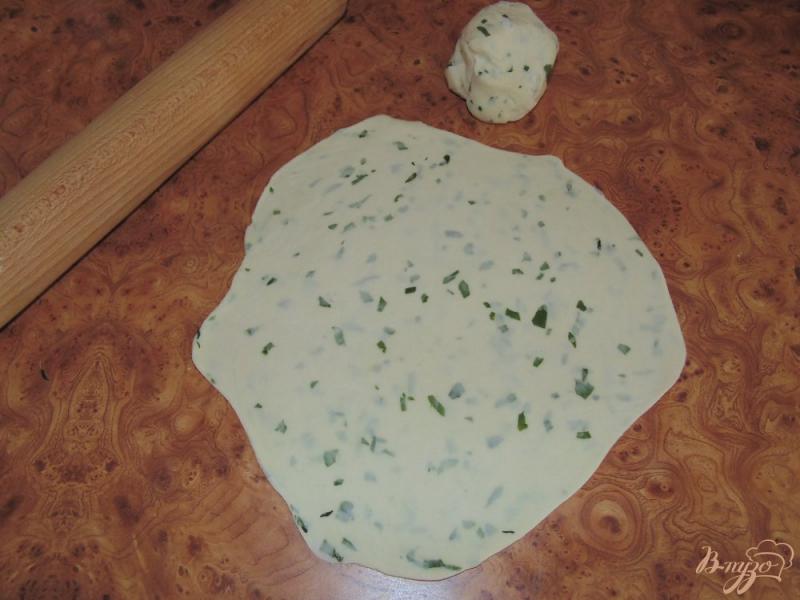 Фото приготовление рецепта: Домашний тонкий лаваш со шпинатом шаг №3