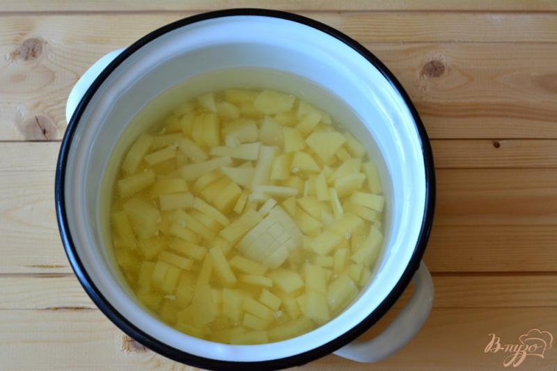 Фото приготовление рецепта: Грибной суп с сыром шаг №1