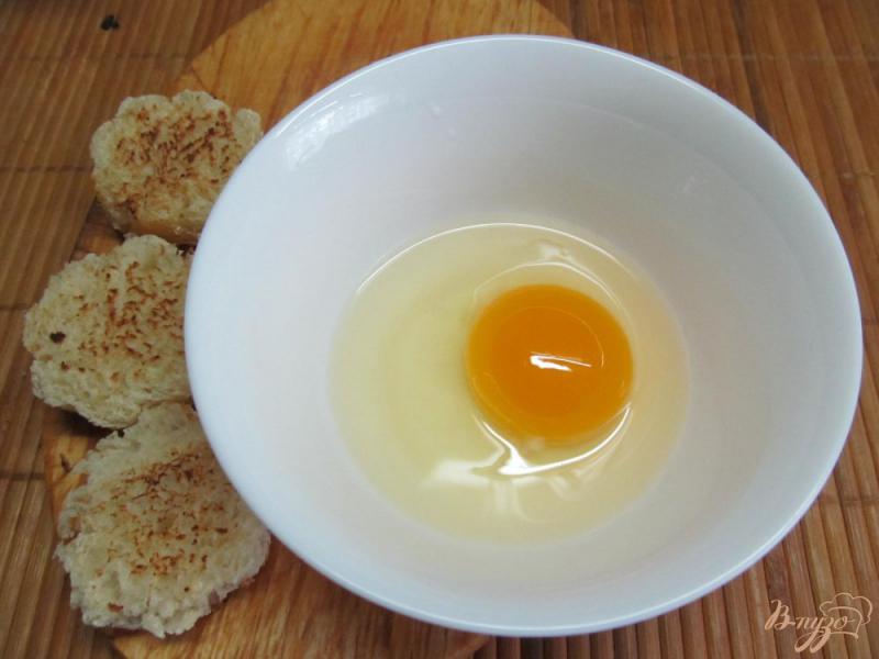 Фото приготовление рецепта: Яйцо пашот с беконом и кабачком шаг №3