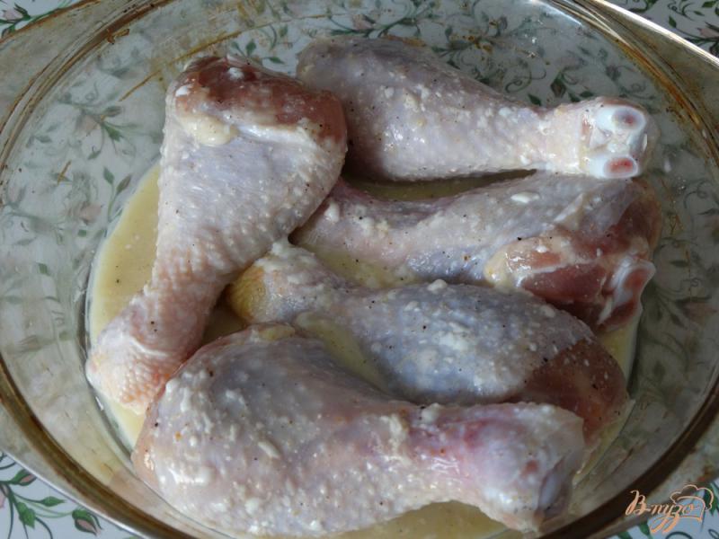 Фото приготовление рецепта: Куриные голени в кефире с карри шаг №4