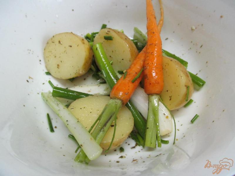Фото приготовление рецепта: Картофель с фрикадельками на чесночной подушке шаг №5