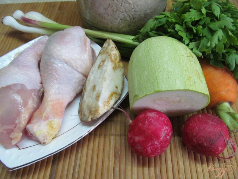 Фото приготовление рецепта: Куриные ножки с овощами и рисом шаг №1