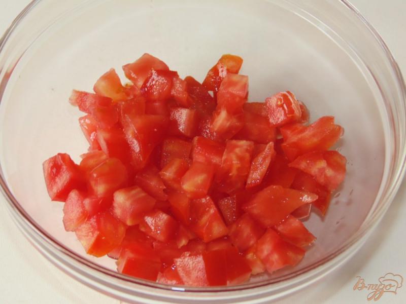 Фото приготовление рецепта: Салат из помидоров с плавленым сыром шаг №1