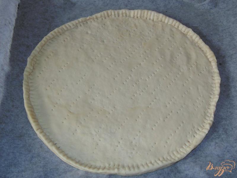 Фото приготовление рецепта: Луковая пицца шаг №2